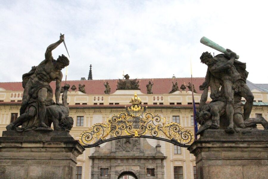 Prague: Private Tour of the Prague Castle Grounds - Hotel pickup to the first steps: how the tour really starts