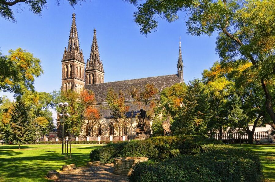 Prague: Private tour to the historic fortress of Vyšehrad - St. Peter and St. Paul Basilica: where the architecture does the talking