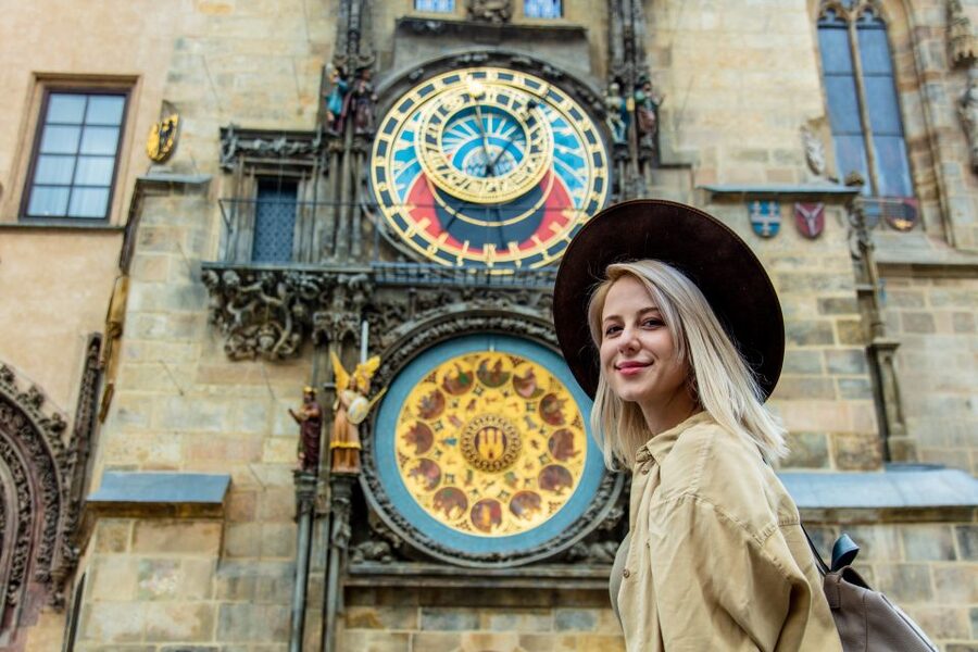 Prague: Professional Photoshoot in the Old Town - What to wear and bring for a smoother session