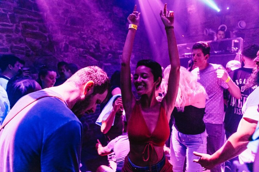 Prague: Pub Crawl with Unlimited Drinks & 5-floor Club Entry - Price and what you actually get for your money