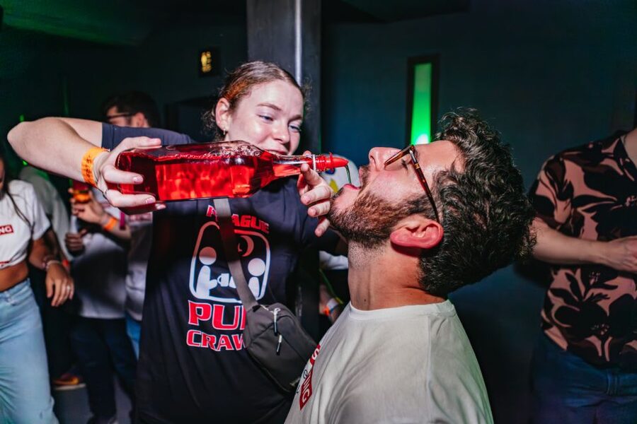 Prague: Pub Crawl with Unlimited Drinks & 5-floor Club Entry - The middle stops: what the free shots are really doing