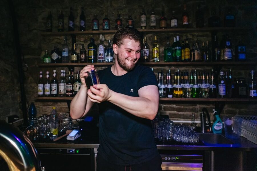Prague: Pub Crawl with Unlimited Drinks & 5-floor Club Entry - Holiday dates in Prague: Dec 30, Dec 31, and Jan 1