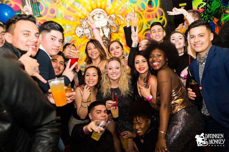 Prague: Pub Crawl with Unlimited Drinks, Bars & Club Entry - Practical tips to avoid the usual Prague nightlife headaches