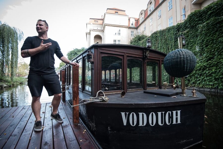 Prague: River Cruise, Charles Bridge Museum, & Walking Tour - Audio earphones: good options, but it is not the same as live commentary
