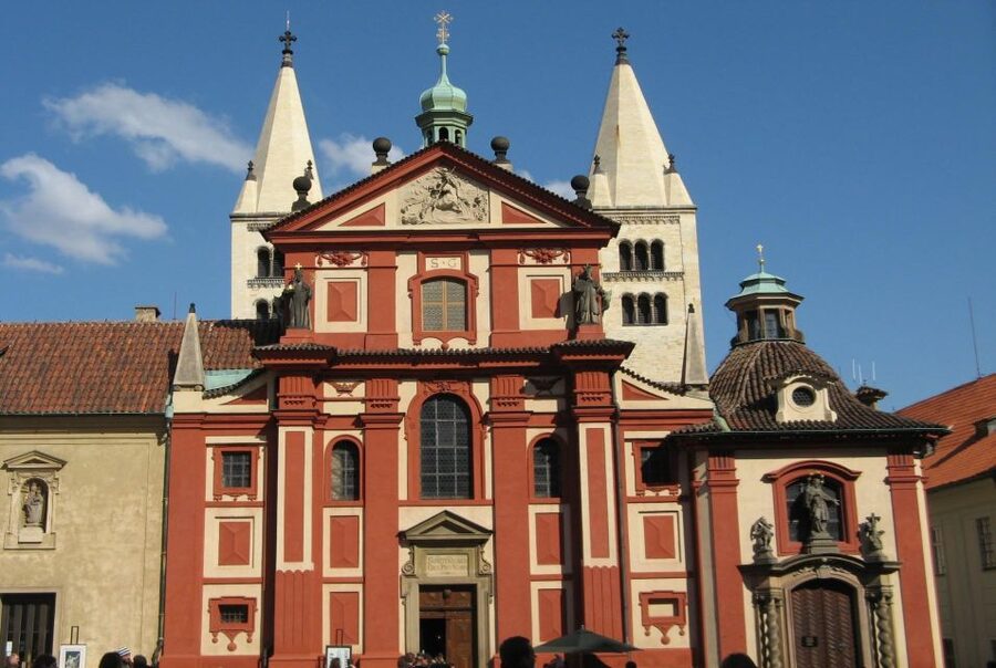 Prague Royal Castle, St Vitus, Golden Lane Tour with Tickets - St. George’s Basilica and Golden Lane for people who love details