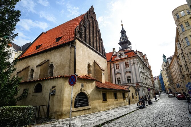 Prague´s Old Town, Jewish Quarter and Charles Bridge Private Tour - Old Town Square and the Astronomical Clock show, hour by hour