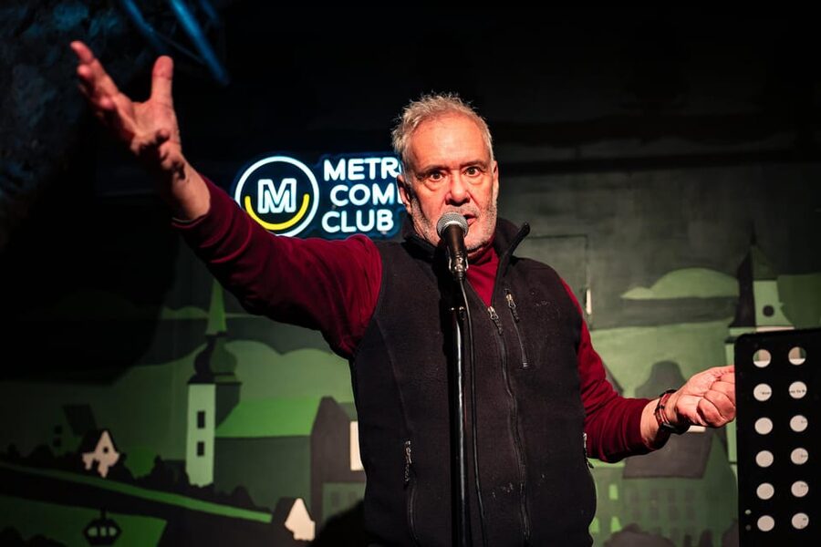 Prague: Saturday Stand-Up Comedy Night in English - Getting Inside Metro Comedy Club: What the Room Feels Like