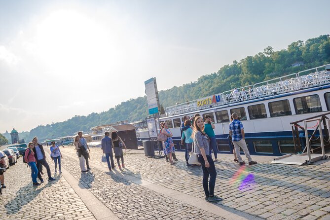 Prague: Sightseeing Boat Cruise with Buffet Dinner - Classic River pier 17 and the 18:50 departure rule
