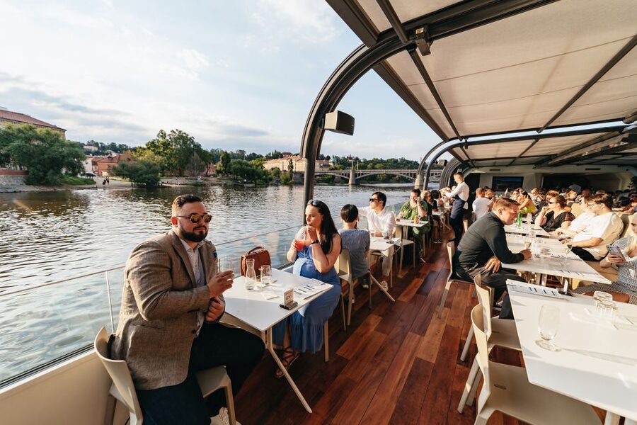 Prague: Sightseeing Dinner Cruise on Open-Top Glass Boat - Buffet dinner quality: what you actually get and how to plan your food time