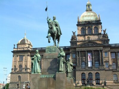 Prague Sightseeing Tour with Lunch