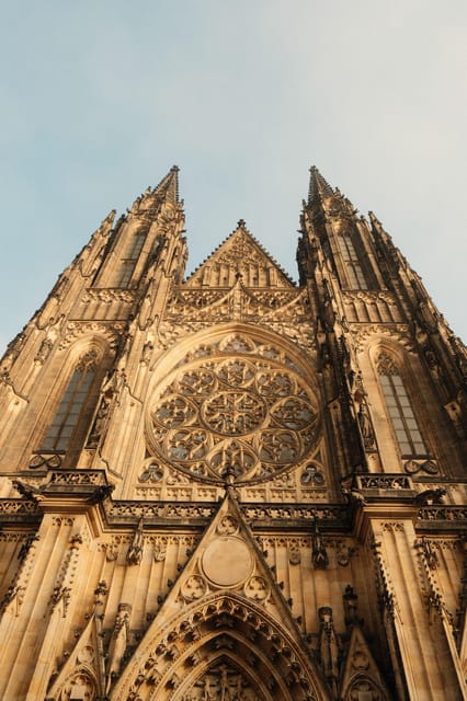 Prague: Skip-the-line Castle Ticket and Optional AudioGuide - Timing tricks: changing of the guard and how to beat the crowd rush