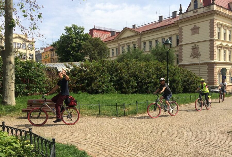 Prague: Stunning Viewpoints, Castle, City & Park E-Bike Tour - Key highlights worth getting excited about