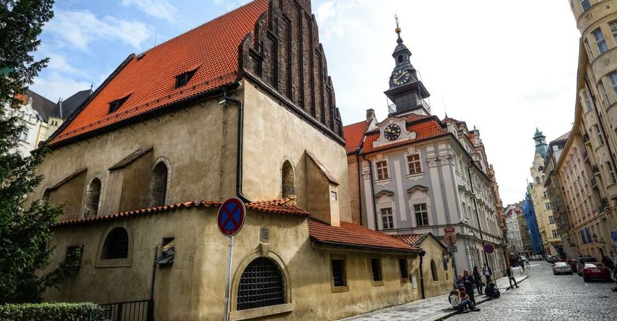 Prague: Synagogues and Jewish Quarter Private Walking Tour - Price and Admission: Is It Good Value for a Private Tour?
