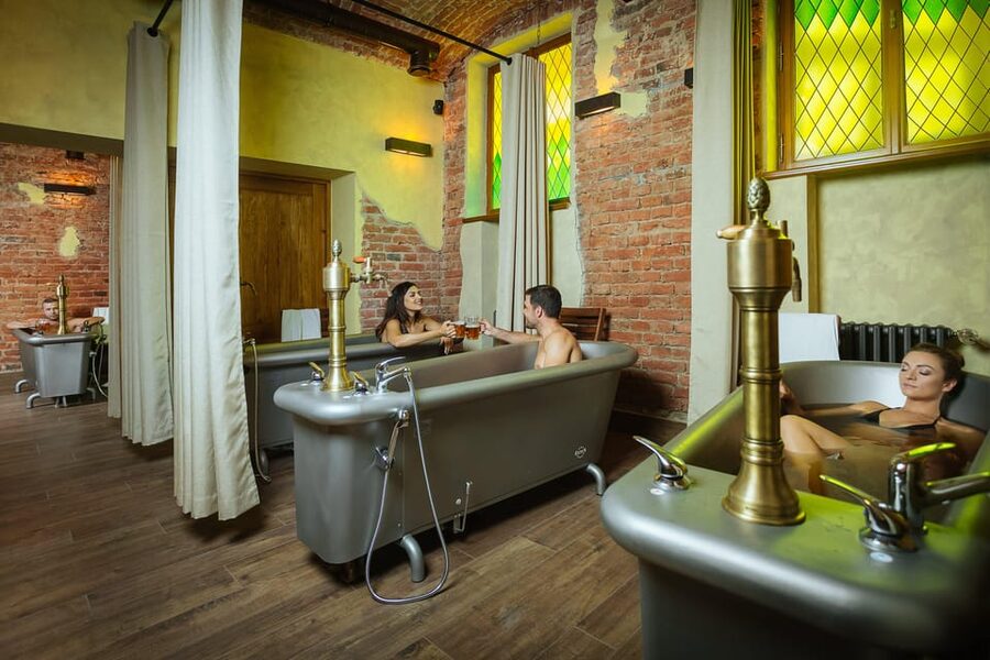 Prague: The Largest Beer SPA with Unlimited Beer Consumption - Privacy and group comfort, sliding doors and bath curtains