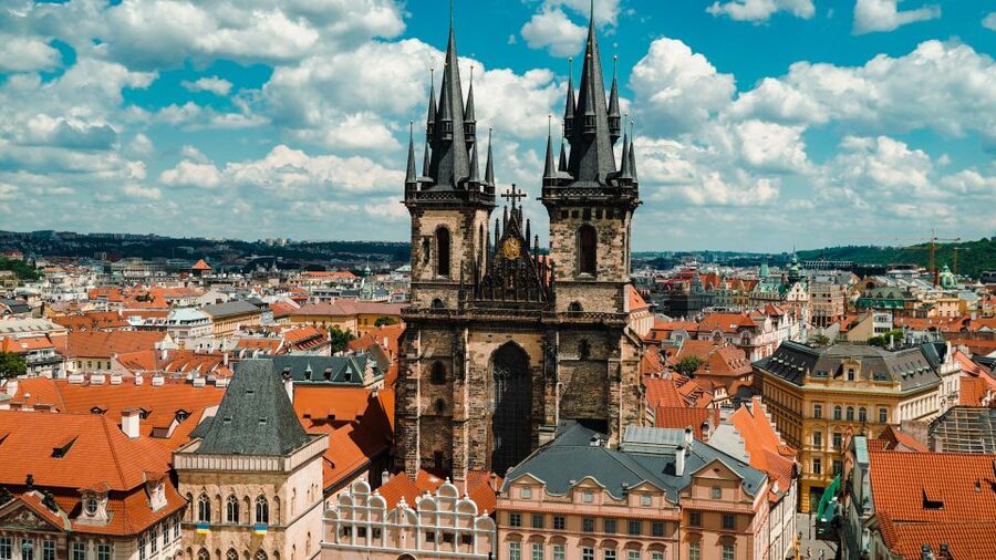 Prague: Top Sights and Historic Center Introduction Tour - The House at the Black Madonna, cubism in Prague’s middle of history