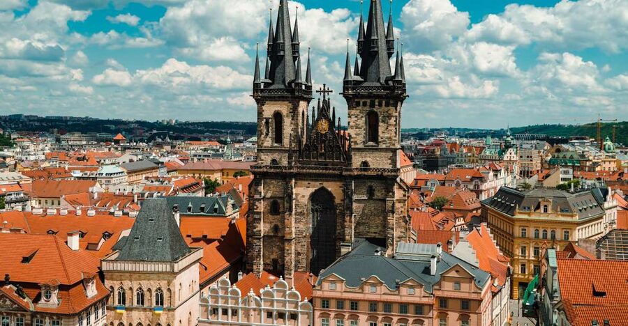 Prague: Top Sights and Historic Center Introduction Tour - Coffee and restroom break: plan for the line, then get moving