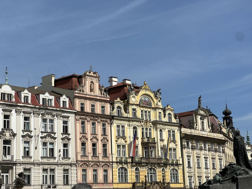 Prague Tour in Spanish - From Vltava river views to legends you can repeat