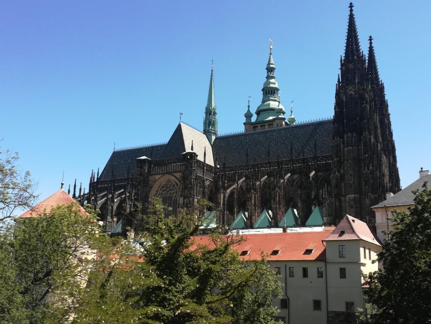 Prague: Tour to Prague Castle with tickets included. Spanish - What You Actually See in 150 Minutes