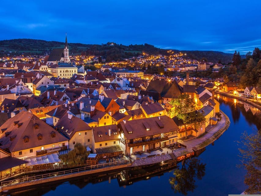 Prague: Transfer to Vienna via fabulous Cesky Krumlov - Český Krumlov on foot: legends, humor, and getting your bearings fast