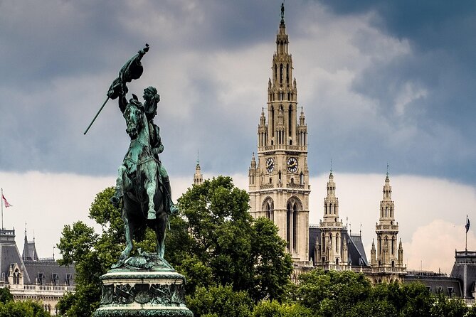 Prague–Vienna Car/Van (1–7 pax) via Lednice Chateau & Mikulov - How this Prague to Vienna transfer really feels