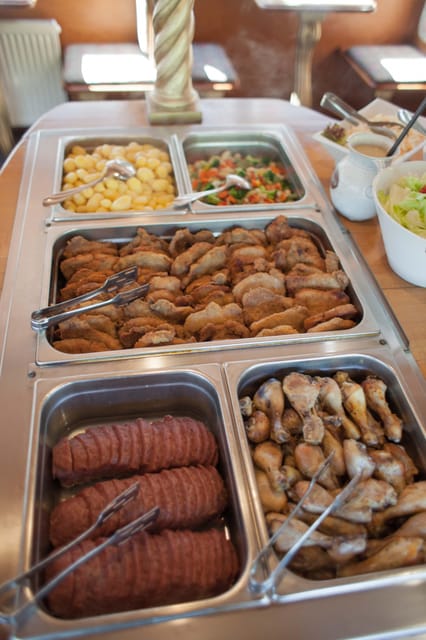 Prague: Vltava River Evening Dinner Cruise - Practical tips to make the night go smoothly