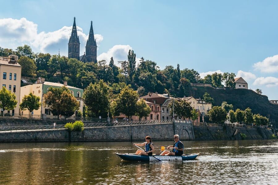 Prague: Vltava River Guided Canoeing Tour - Meeting at Cisarska Louka and Getting Into Paddle Mode