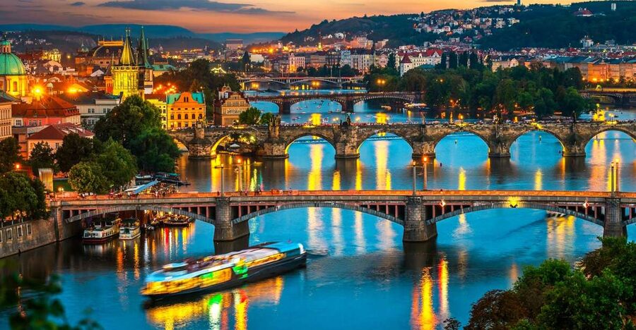 Prague: Vltava River Night Cruise with Buffet - Key highlights worth circling on your Prague plan
