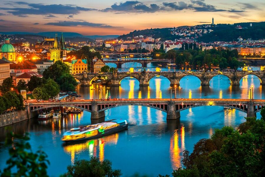 Prague: Vltava River Night Cruise with Buffet - Why this 3-hour Vltava dinner cruise fits Prague evenings so well