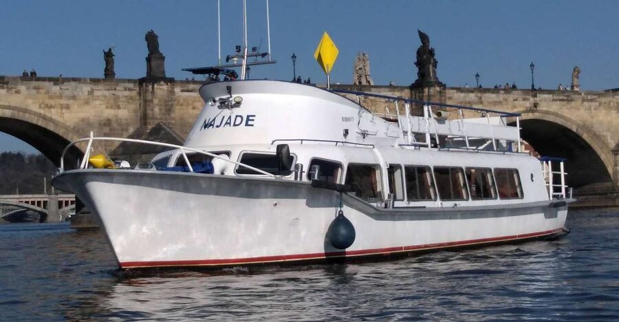 Prague: Vltava River Private Boat Party with Drinks - Meeting at U Bukanýra: how the start usually feels