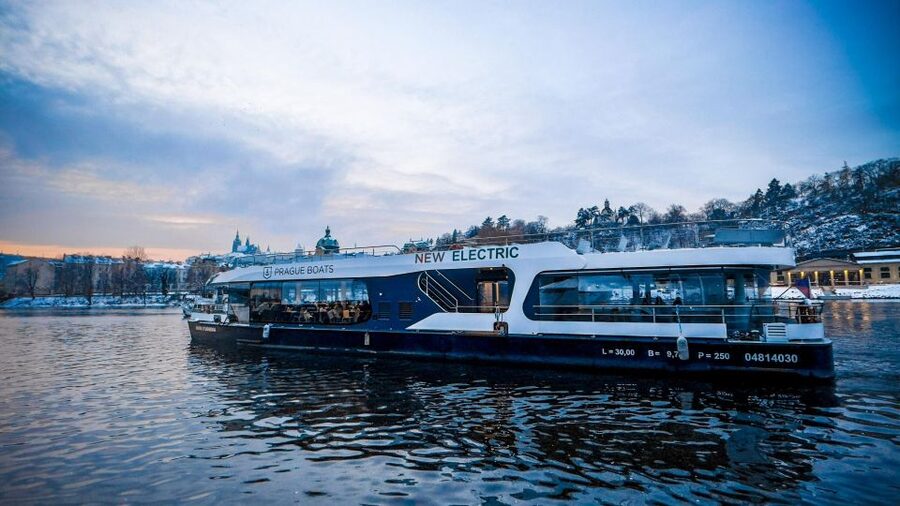 Prague: Vltava River Sightseeing Cruise - Smichov Water Lock: The Fun Part Where the Boat Waits