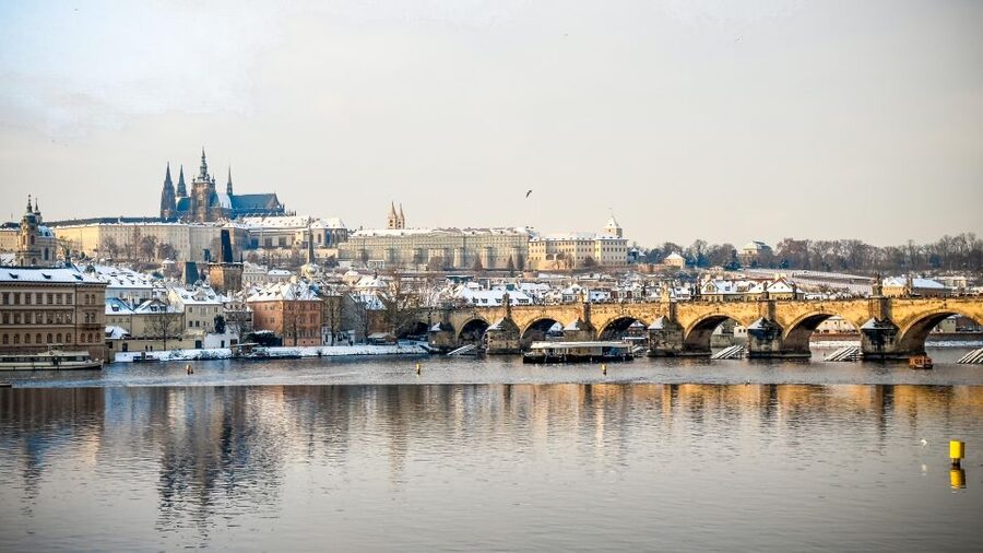 Prague: Vltava River Sightseeing Cruise - Open Deck vs. Covered Seating: Where to Stand for Photos
