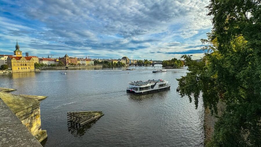 Prague: Vltava River Sightseeing Cruise - What You See on the Vltava: Charles Bridge, Prague Castle, and Vyšehrad
