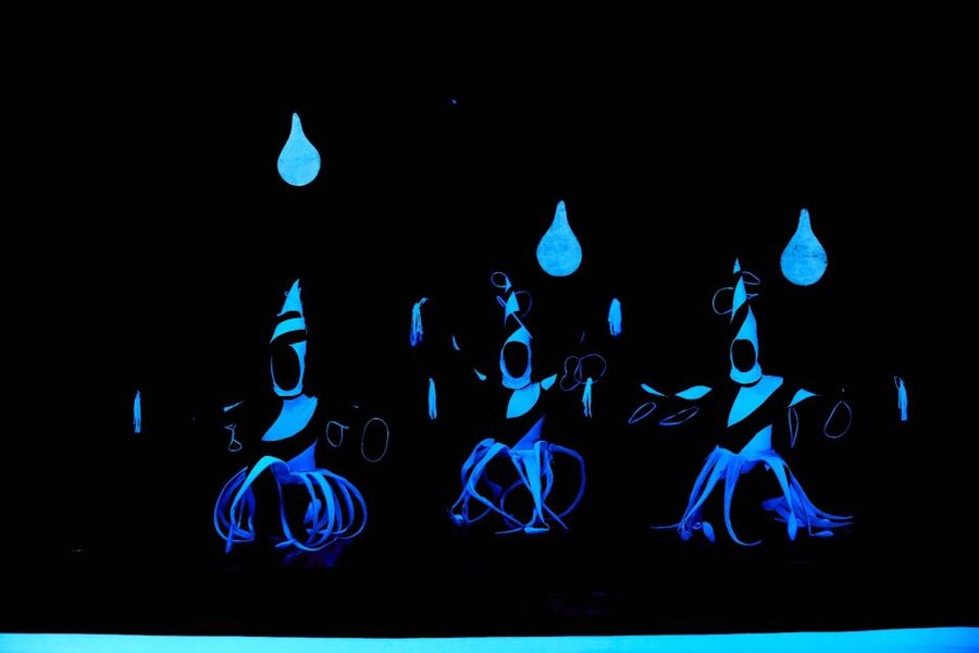 Prague: WOW Show Black Light Theater - A Timeline You Can Plan Around, From Entry to Final Lights