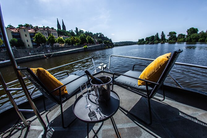 Prague YachtBoat CLASSIC cruise with Unlimited Beer or Prosecco - Should you book this Prague YachtBoat Classic cruise?