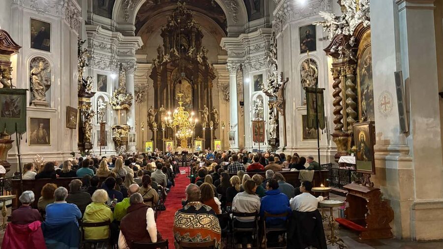 Praha:Vivaldiho koncert Čtyř ročních dob a další Klementinum - What you’ll hear: Vivaldi Four Seasons plus Mozart, Bach, Dvořák, Smetana, Pachelbel, Schubert