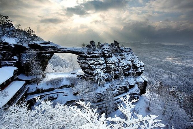 Pravcicka Gate & Bastei Bridge Winter National Park Tour from Prague - How the guide makes or breaks the winter part