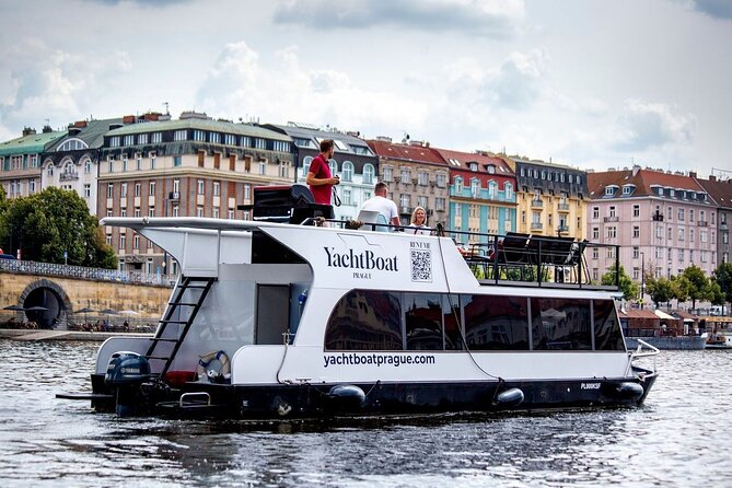 Private 3 Hour Prague Cruise with Unlimited Beer or Prosecco - Key things to know before you book