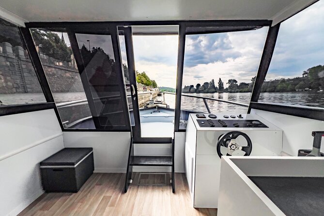 Private 3 Hour Prague Cruise with Unlimited Beer or Prosecco - The boat setup: comfort, bathroom, and why space matters on a short cruise