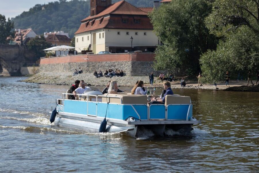 Private Boat Cruise With Unlimited Prosecco - Your Music, Your Group Vibe, and How That Changes the Experience
