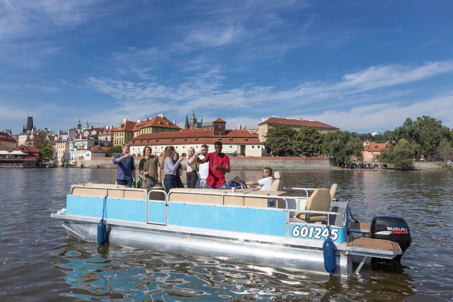 Private Boat Cruise With Unlimited Prosecco - Price and Value: $412 Per Group Up to 10
