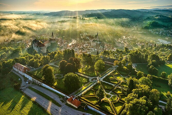 Private Day Trip from Prague to Cesky Krumlov - Price and value: $667 per group up to 6, and what you’re really paying for