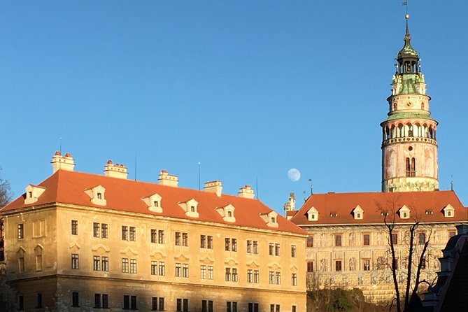 Private evening tour Cesky Krumlov Old Town and Castle area - The real value: an art historian guide changes how you see the buildings