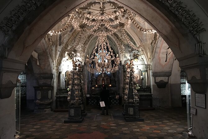 Private Guided Tour Prague to UNESCO Kutna Hora with Transfers - Italian Court and Gothic Stone Fountain: The Quiet Extras