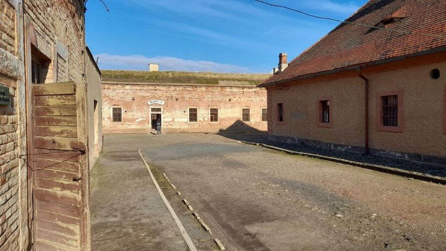 Private Half-Day Tour To Terezin Concentration Camp - Small Fortress: how the Gestapo prison spaces make the story stick