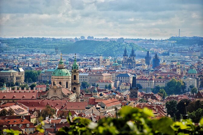 Private Half-Day Walking Tour of Prague's Highlights - Prague Castle in 30 minutes: enough for direction, not a full visit