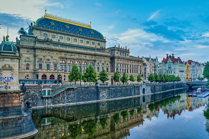 Private Half-Day Walking Tour of Prague's Highlights - Staromestske namesti: your “map in your head” moment