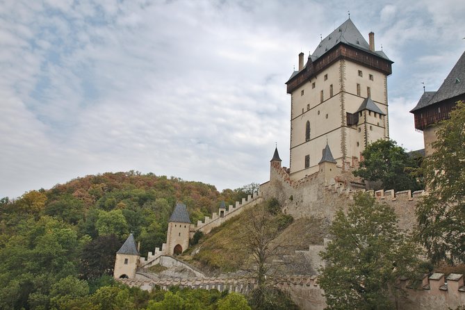 Private Karlstejn castle trip from Prague with Lunch & Admission - Entering Karlstejn: What the Included Imperial Palace Tour Really Gives You