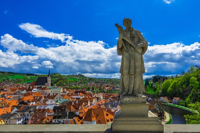 Private Luxury Transfer to Cesky Krumlov from Prague - Bathroom breaks, bottled water, and Wi-Fi that actually helps