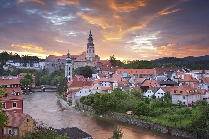 Private Luxury Transfer to Cesky Krumlov from Prague - Price and value for groups up to four