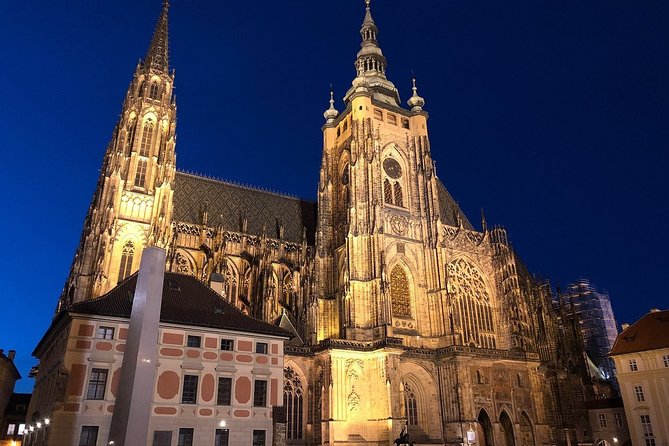Private Photography Tour of Prague by Night - The 8:00 pm start: getting the light right for Prague at night